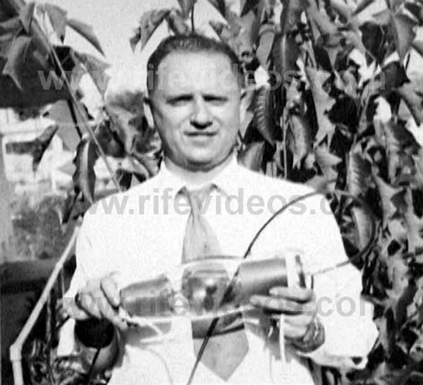 John Crane Holding Ray Tube